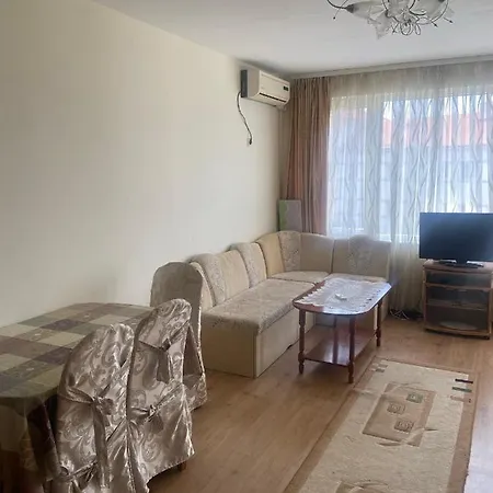 公寓 Pomorie Apartment